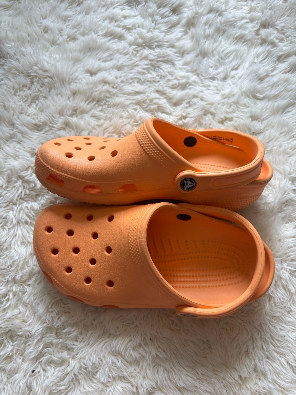CROCS Classic Clog in Soft Orange